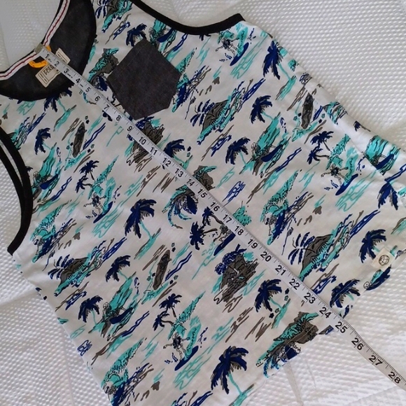 ☀️Free Planet Tank Top, Skeleton Island Print - Picture 6 of 9